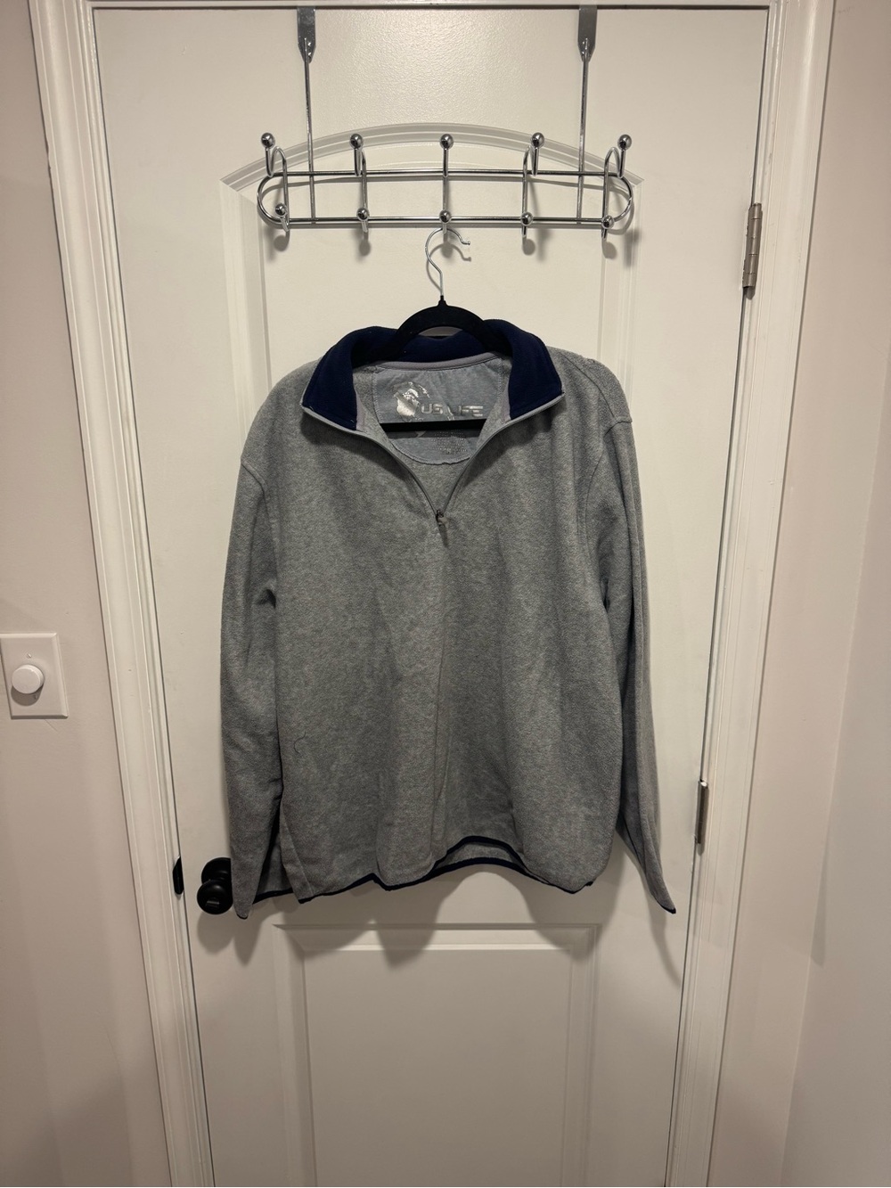 Men's Gray Quarter-Zip Fleece Pullover with Navy Collar